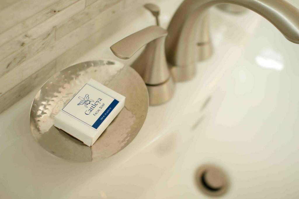 Cattleya Luxury Suites Kingston Cameră foto